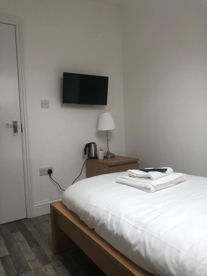 The Broadway Hotel - London Heathrow Σάουθχολ Εξωτερικό φωτογραφία